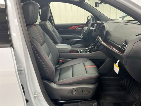 New 2026 Chevrolet Traverse RS w/ LPO, Floor Liner Package image 23