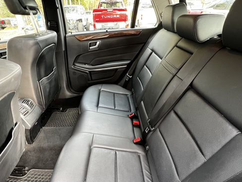Used 2014 Mercedes-Benz E 350 4MATIC Wagon image 33