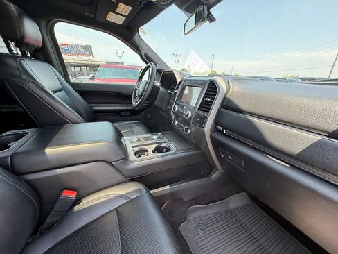 Used 2020 Ford Expedition XLT w/ Equipment Group 202A AWD/4WD image 27
