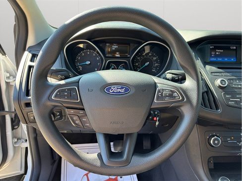 Used 2016 Ford Focus SE image 18