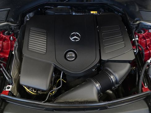 Used 2025 Mercedes-Benz C 300 4MATIC Sedan image 29