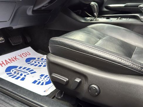 Used 2018 Toyota Avalon XLE Plus image 8