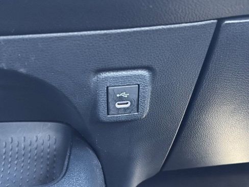 Used 2025 Toyota Corolla LE image 16