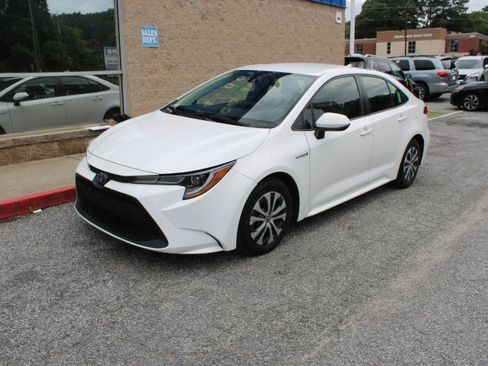 Used 2021 Toyota Corolla LE FWD image 3