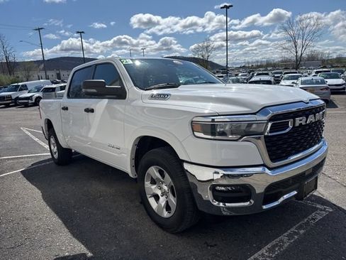 Used 2025 RAM 1500 Big Horn AWD/4WD image 6
