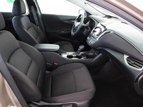 Used 2024 Chevrolet Malibu LT image 31