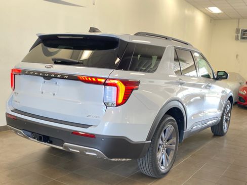 New 2026 Ford Explorer Active AWD/4WD image 9