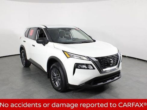 Certified 2021 Nissan Rogue S image 5