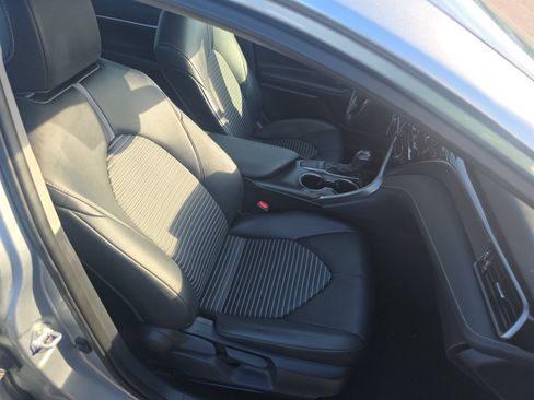 Used 2023 Toyota Camry SE FWD image 10