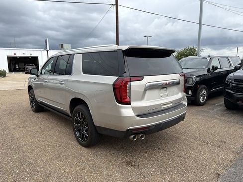 Used 2023 GMC Yukon XL Denali w/ Denali Reserve Package RWD image 9