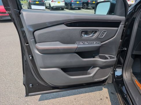 Used 2026 Honda Pilot TrailSport image 17