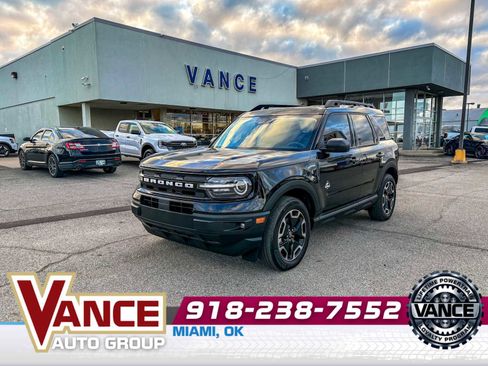 Used 2023 Ford Bronco Sport Outer Banks w/ Tech Package image 3