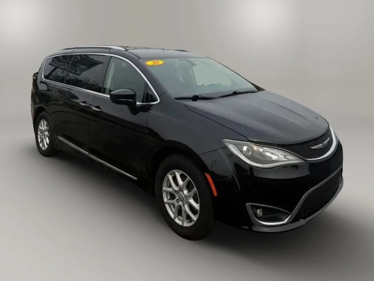 Used 2020 Chrysler Pacifica Touring-L FWD image 1