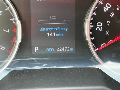 Used 2021 Toyota RAV4 XLE Premium AWD/4WD image 29