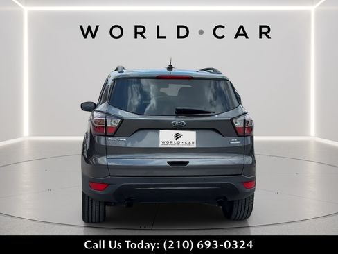 Used 2017 Ford Escape SE w/ Equipment Group 201A FWD image 4