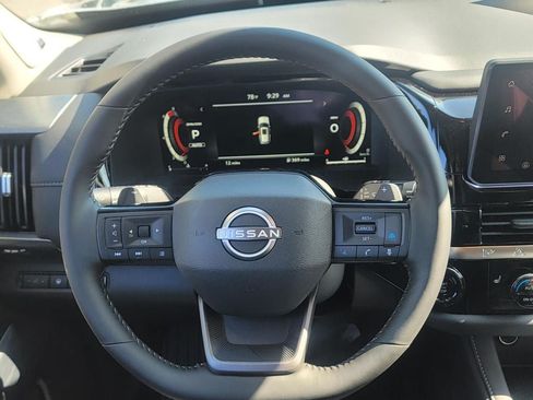 New 2026 Nissan Pathfinder SL w/ SL Premium Package AWD/4WD image 17
