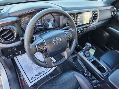 Used 2020 Toyota Tacoma image 8