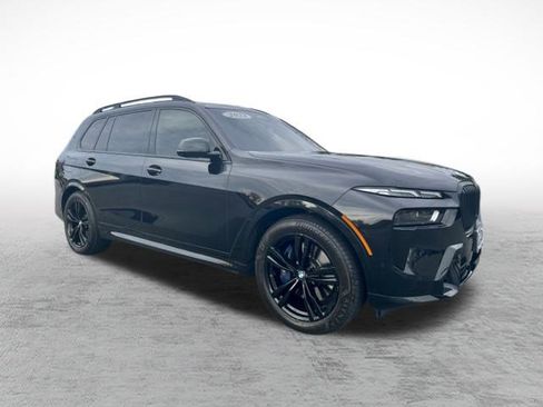Used 2023 BMW X7 xDrive40i w/ M Sport Package image 3