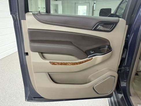 Used 2017 Chevrolet Suburban Premier AWD/4WD image 35
