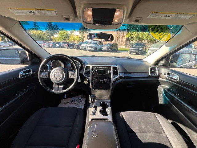 Used 2012 Jeep Grand Cherokee Laredo w/ Laredo E Group AWD/4WD image 18