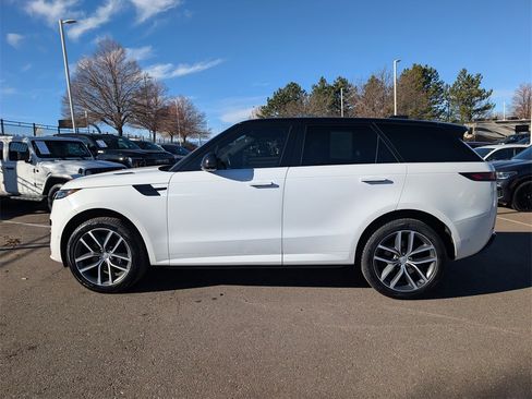 Used 2023 Land Rover Range Rover Sport SE Dynamic image 2