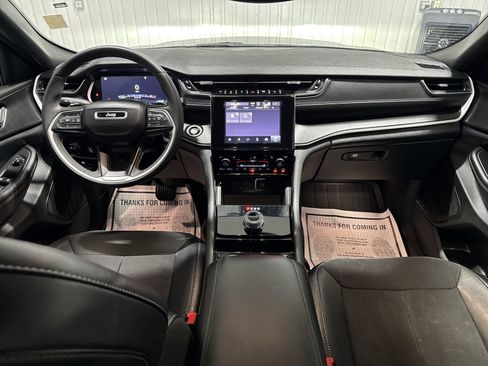 Used 2023 Jeep Grand Cherokee L Laredo RWD image 21
