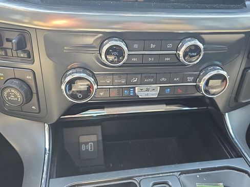 Used 2021 Ford F150 Lariat w/ Equipment Group 502A High AWD/4WD image 25