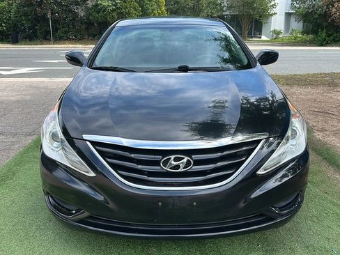 Used 2012 Hyundai Sonata GLS w/ Popular Equipment Pkg FWD image 2