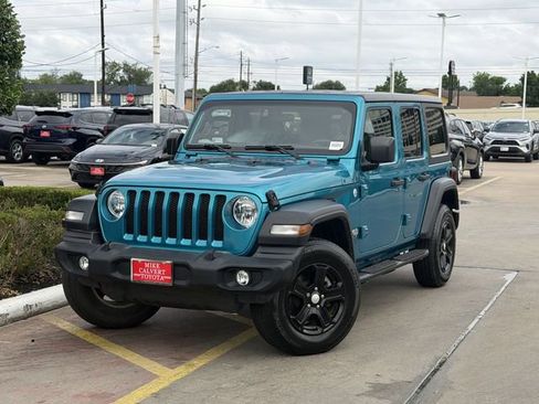 Used 2019 Jeep Wrangler Unlimited Sport S AWD/4WD image 2