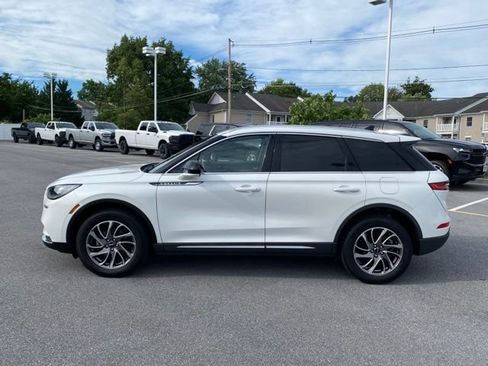 Used 2022 Lincoln Corsair AWD w/ Equipment Group 101A image 2