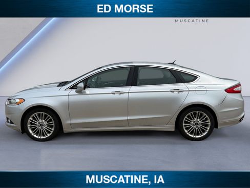 Used 2016 Ford Fusion SE w/ Equipment Group 202A FWD image 2