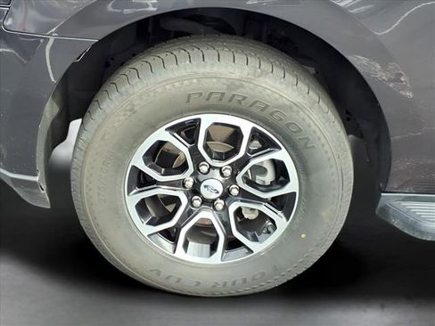 Used 2024 Ford Expedition Max XLT image 25