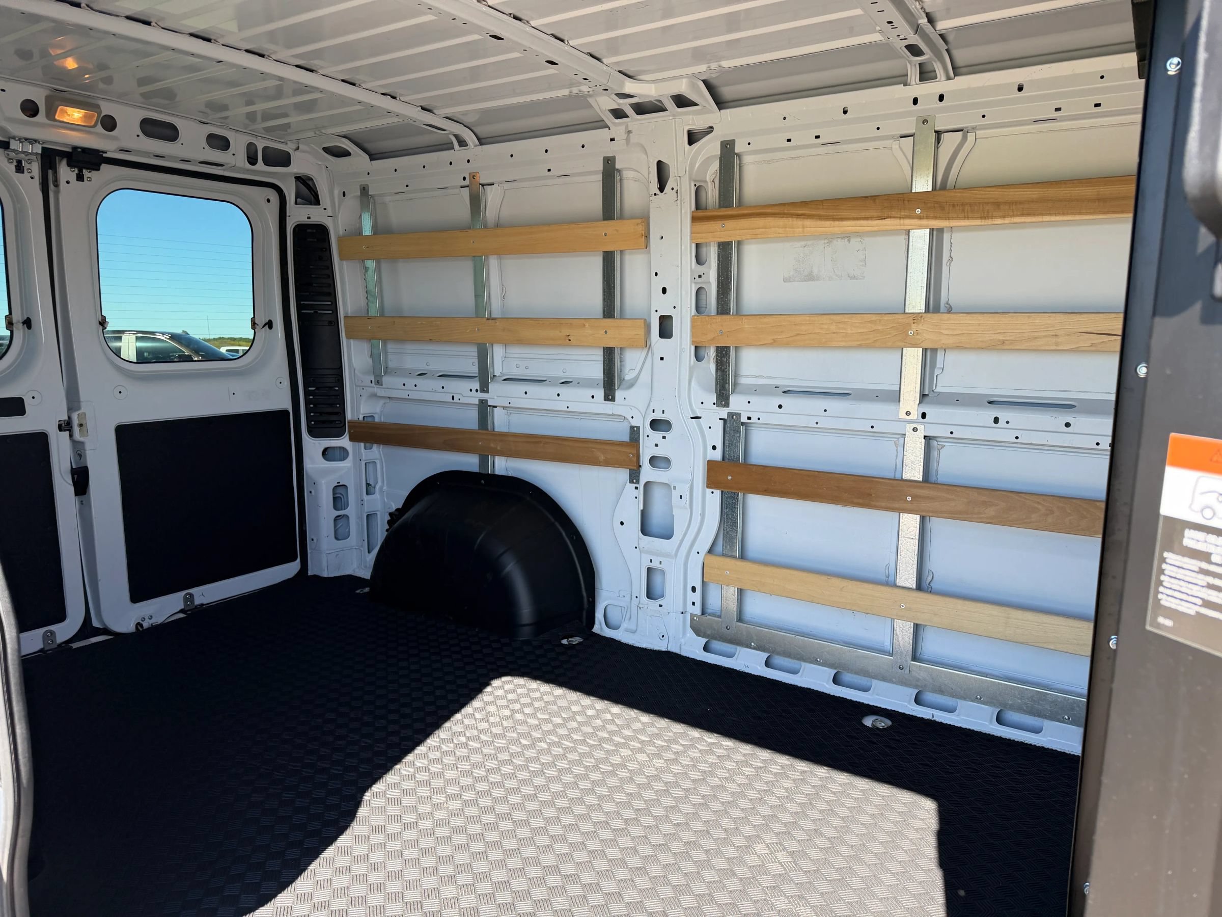 Used 2025 RAM ProMaster 2500 w/ U-Haul Equipment Group FWD image 8