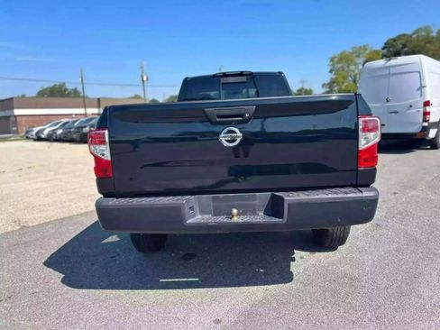 Used 2017 Nissan Titan S image 8