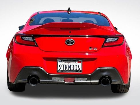 Used 2025 Toyota GR86 Premium w/ ALL Weather Mat Package (TMS) RWD image 3