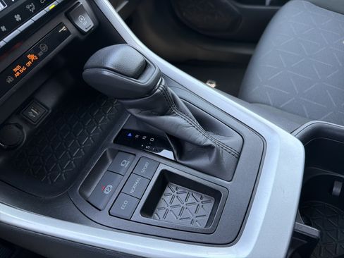 Certified 2025 Toyota RAV4 XLE FWD image 9