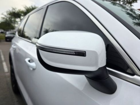 Certified 2024 Kia Telluride EX w/ EX Captain's Chair Package FWD image 6