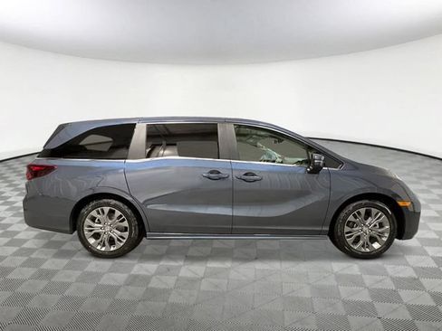 New 2026 Honda Odyssey Touring image 7