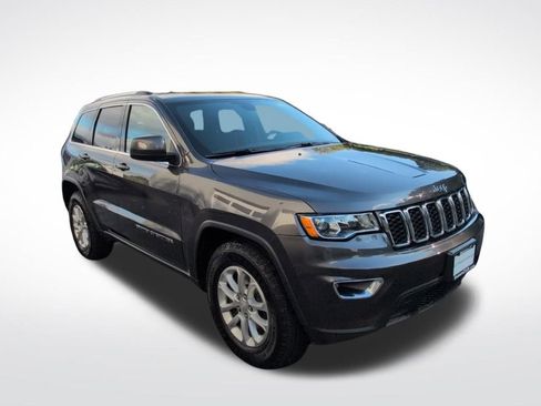 Used 2021 Jeep Grand Cherokee Laredo image 7