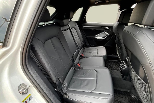 Used 2022 Audi Q3 2.0T Premium Plus w/ Premium Plus Package AWD/4WD image 27