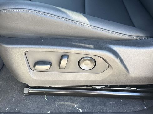 New 2025 Chevrolet Colorado LT w/ LT Convenience Package image 15