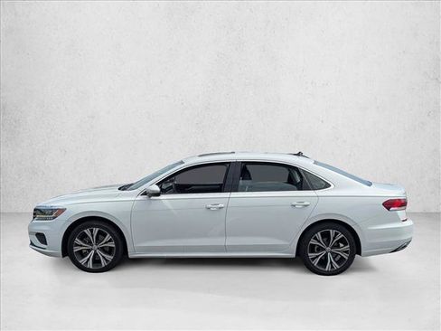 Used 2022 Volkswagen Passat 2.0T SE FWD image 9
