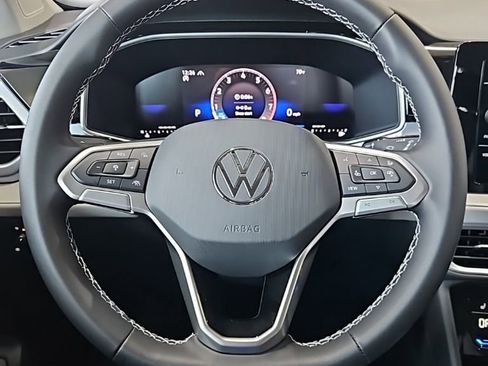 New 2026 Volkswagen Taos SE image 33