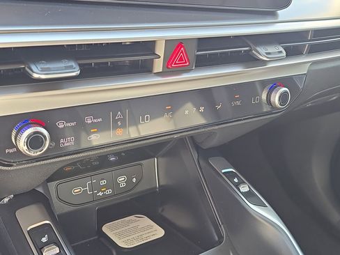 New 2026 Kia Sorento S w/ S Panoramic Sunroof Package FWD image 25