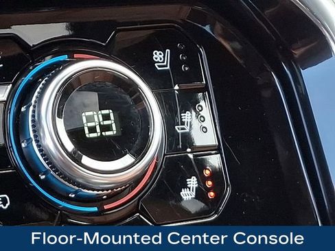 Used 2025 GMC Sierra 2500 Denali Ultimate image 30