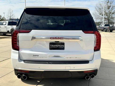 Used 2022 GMC Yukon Denali w/ Advanced Technology Package image 3