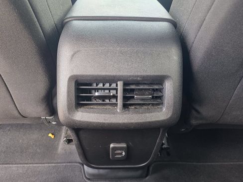 Used 2019 Chevrolet Equinox LT FWD image 28