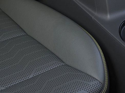 New 2026 Chevrolet Colorado ZR2 image 21