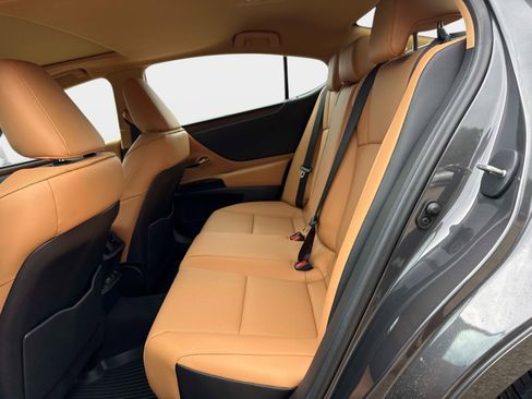 Used 2025 Lexus ES 350 w/ Premium Package FWD image 14