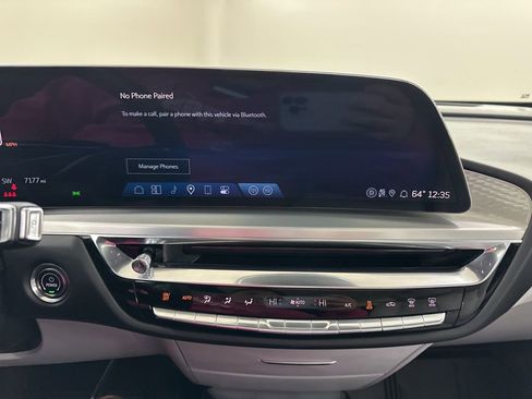 Certified 2025 Cadillac Lyriq Luxury image 39